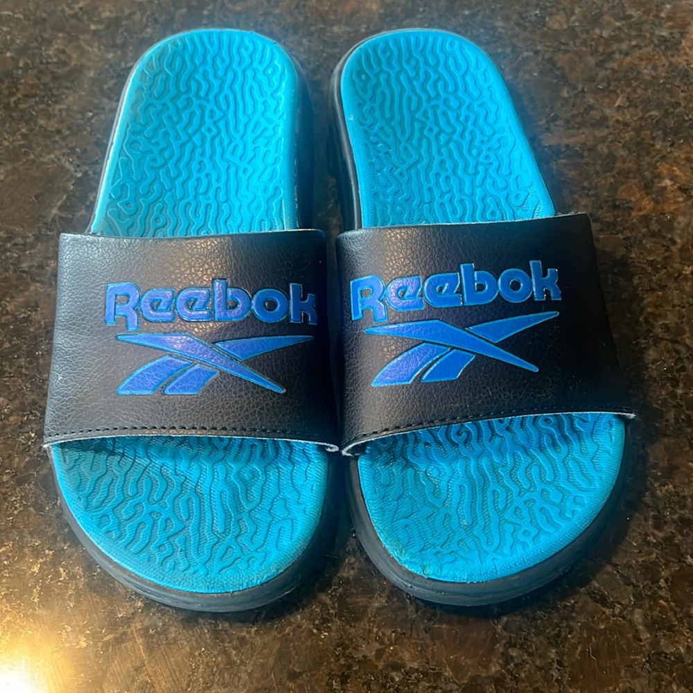 Boys size 3 rebook slides
